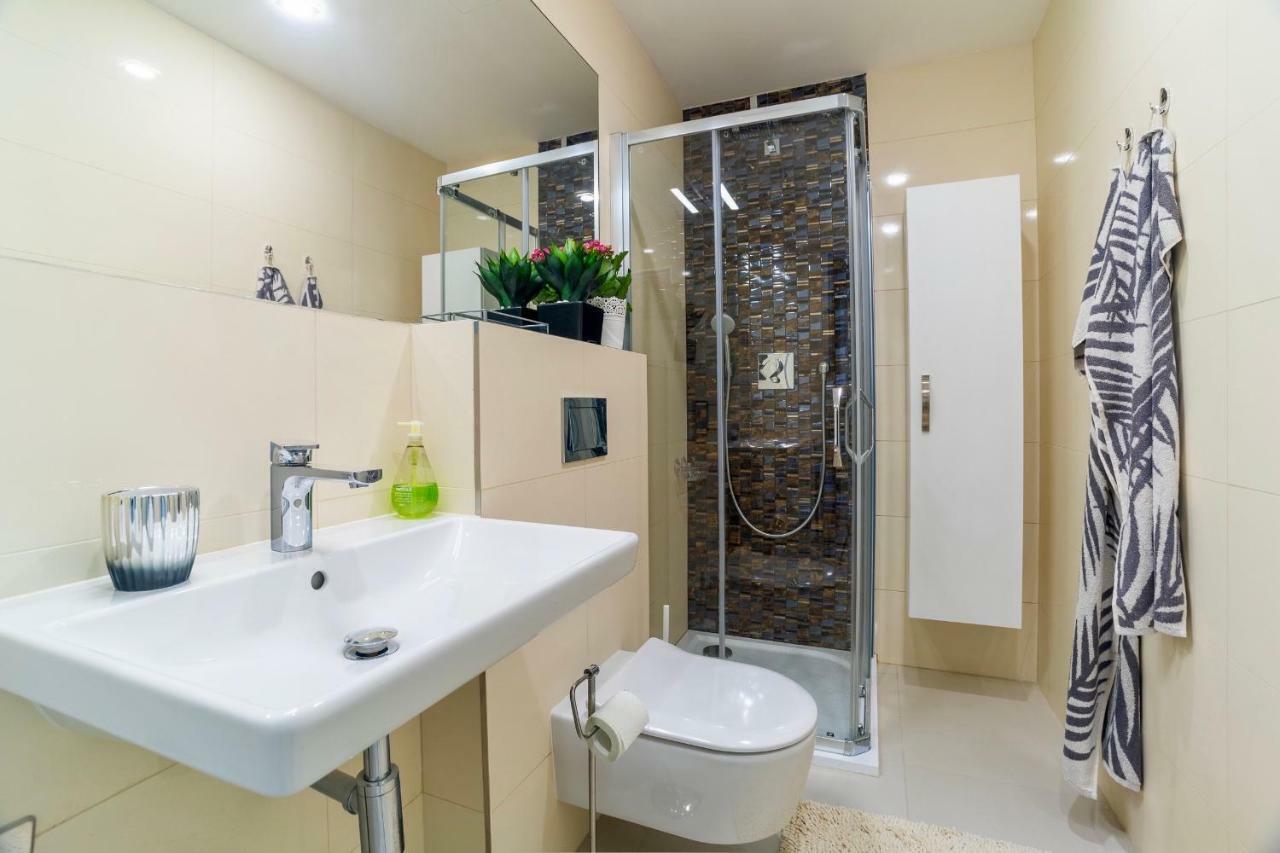 Ines Apartment Прага Екстериор снимка