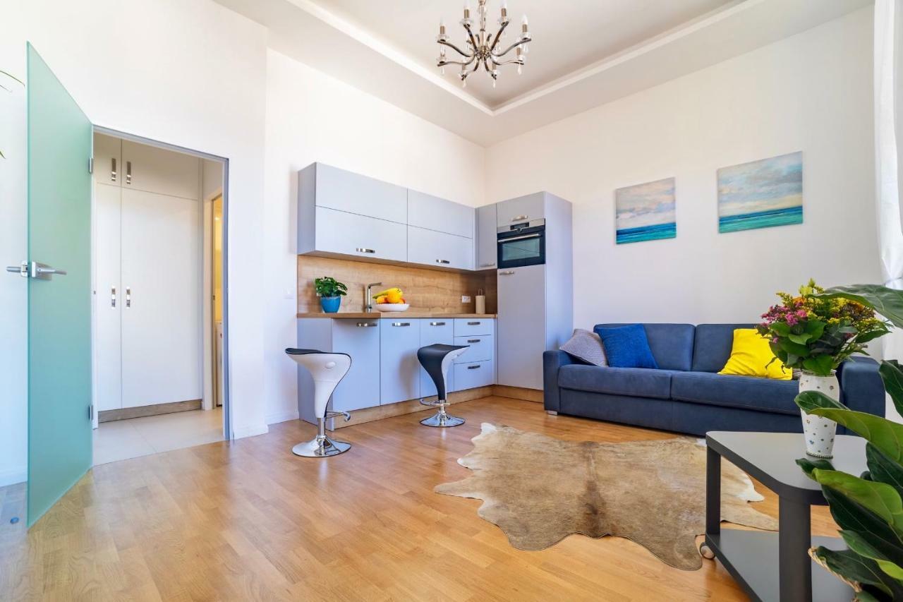 Ines Apartment Прага Екстериор снимка