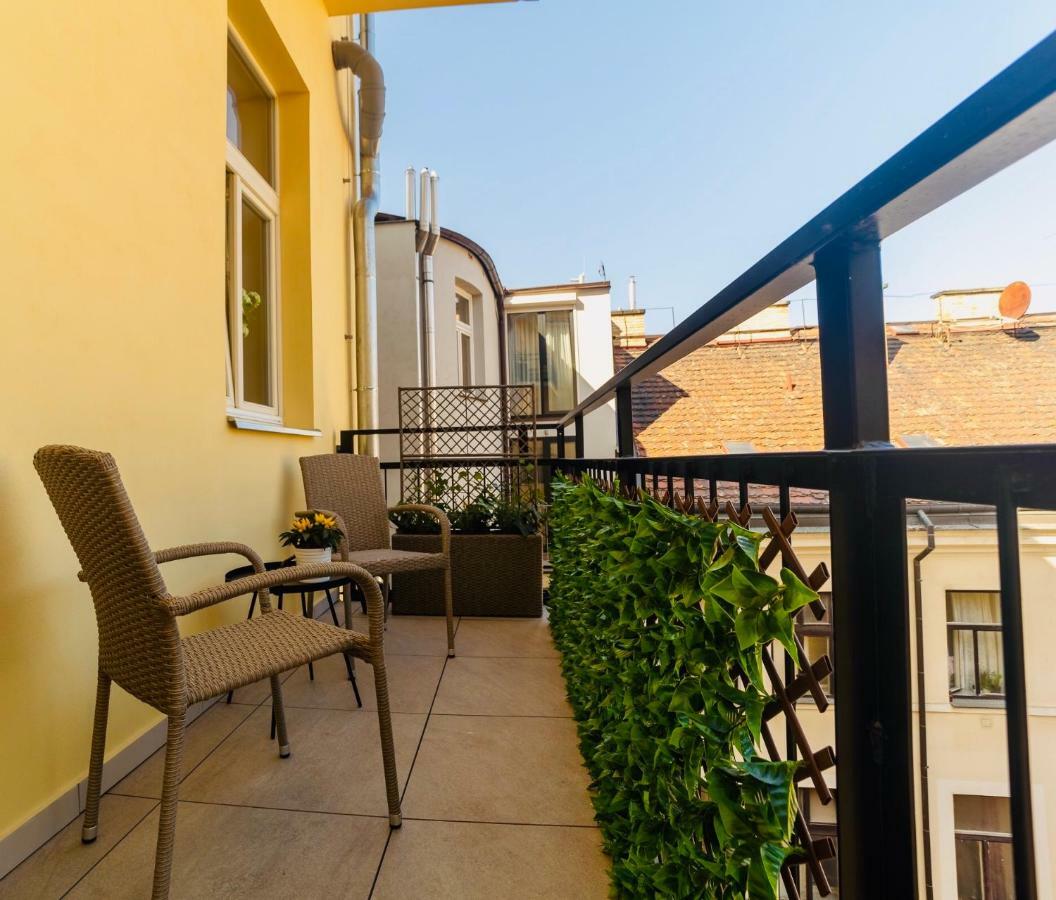 Ines Apartment Прага Екстериор снимка