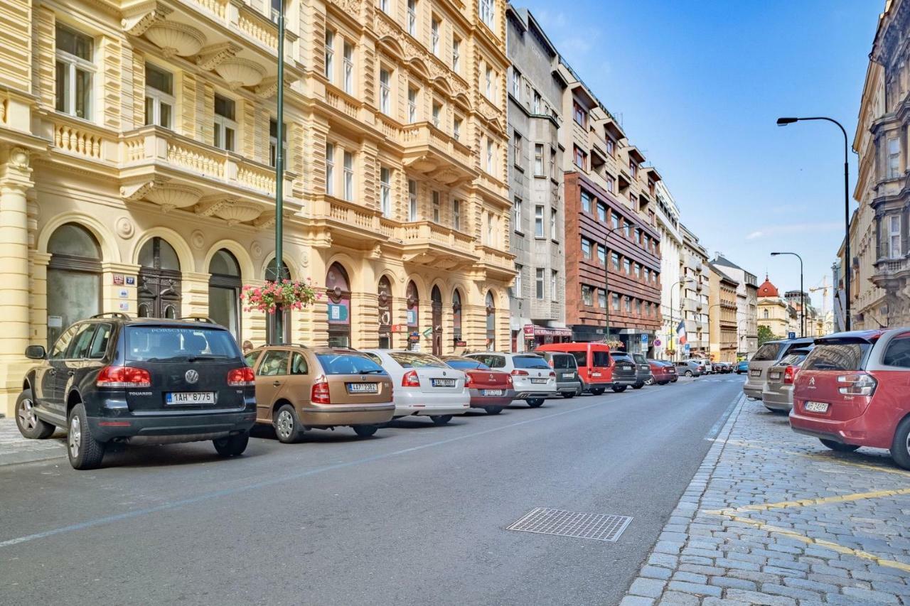 Ines Apartment Прага Екстериор снимка