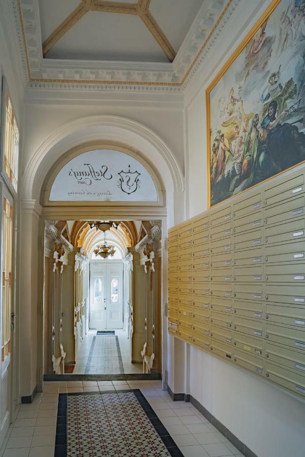 Ines Apartment Прага Екстериор снимка